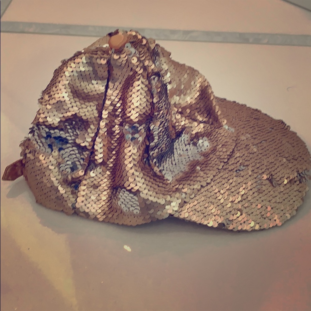 Steve Madden flip reversible sequins hat cap matte rose gold silver